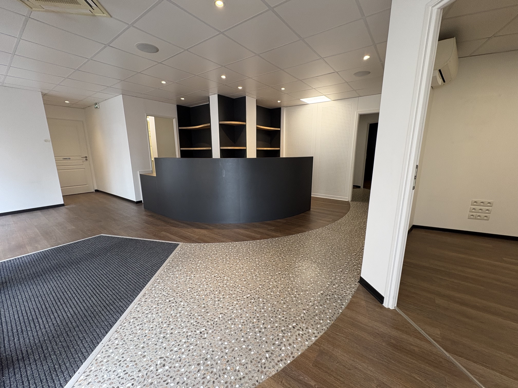 Local commercial à vendre à Faulquemont, 97,62 m² – photo 2 sur 7