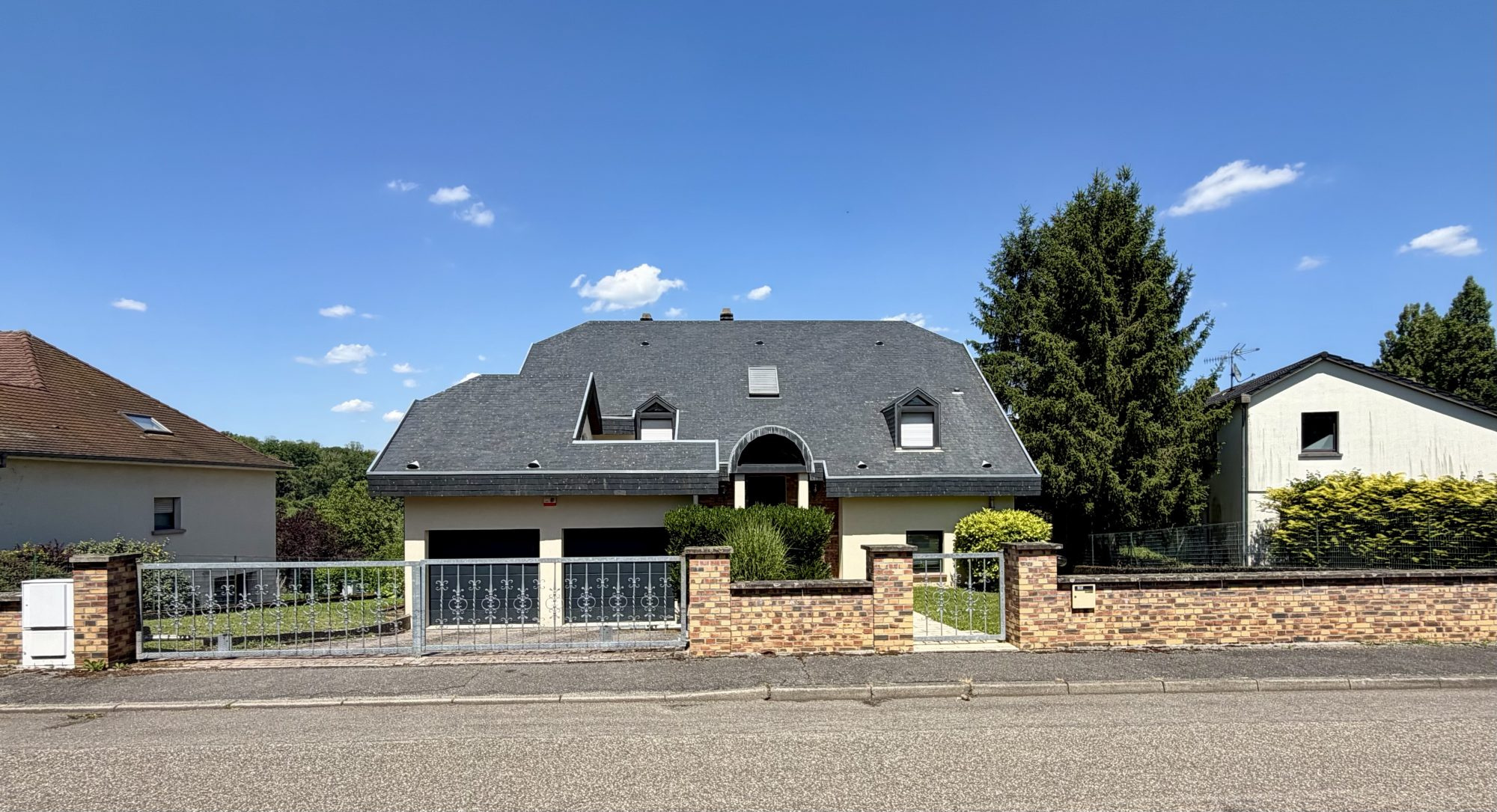 Maison à vendre à Sarreguemines, 218,35 m², 7 pièces – photo 1 sur 20