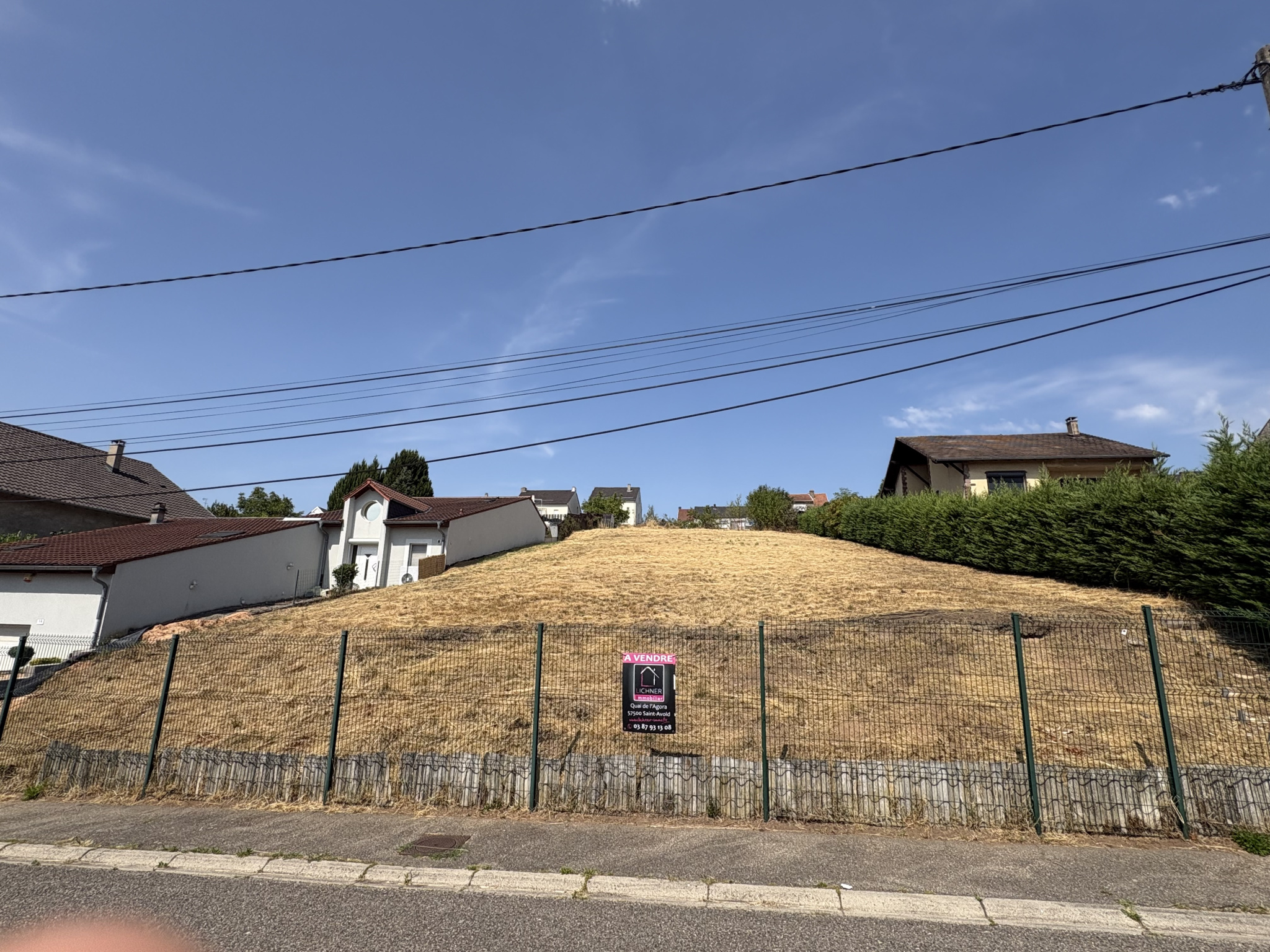 Terrain à vendre à L hopital, 1 232 m² – photo 1 sur 4