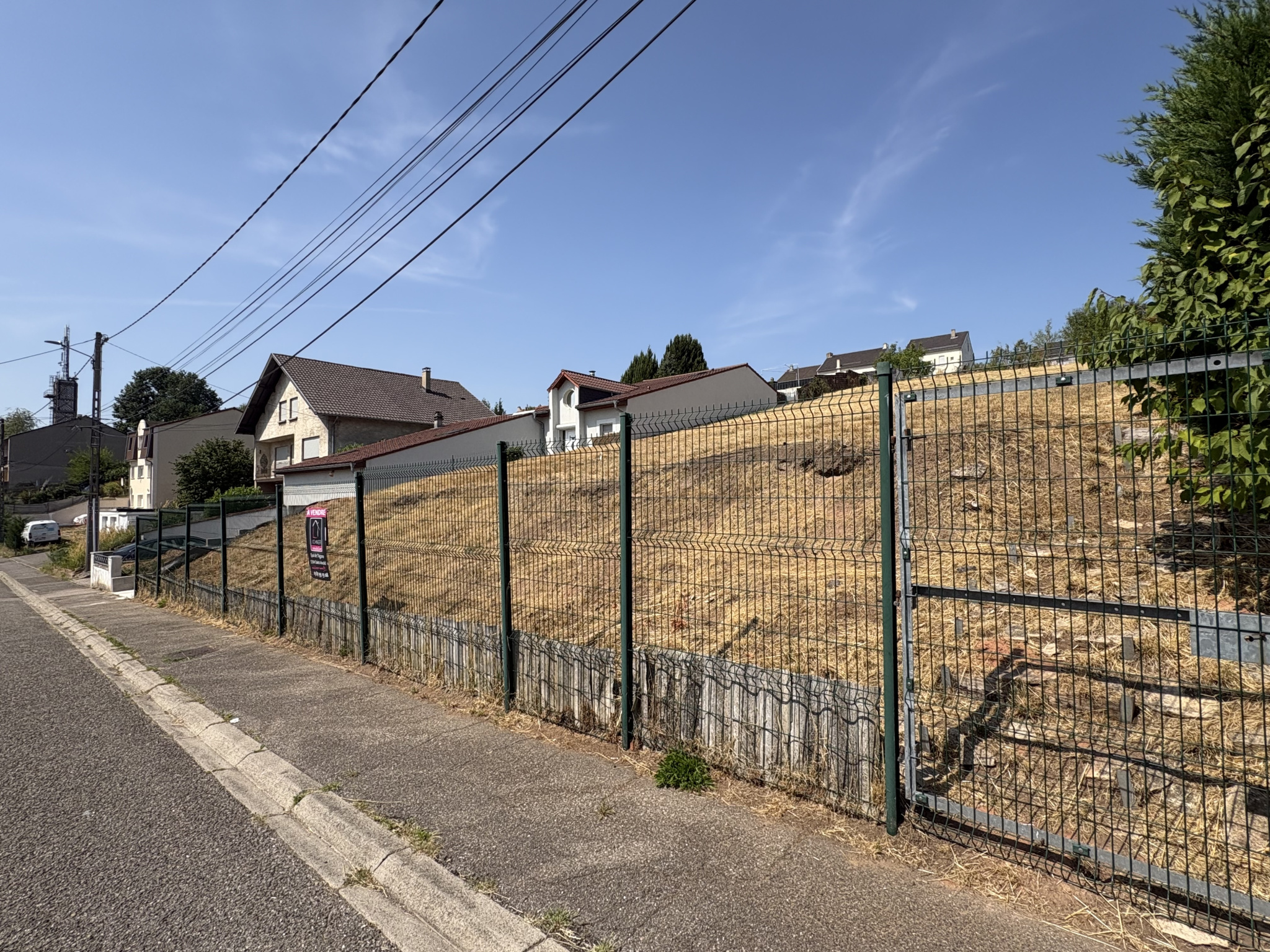 Terrain à vendre à L hopital, 1 232 m² – photo 2 sur 4